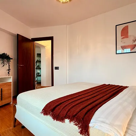 Bright 2br In - Near Unirii Blvd *